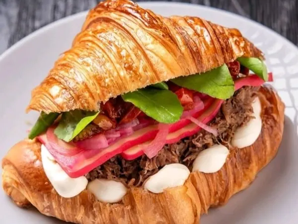 Croissant Faca na Caveira