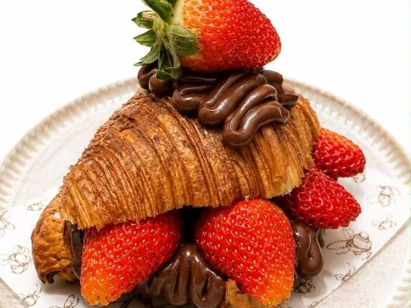 Croissant Nutella & Morangos